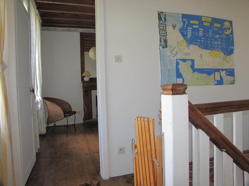 Gite De La Ferme De La Cour Crasville  Szoba fotó