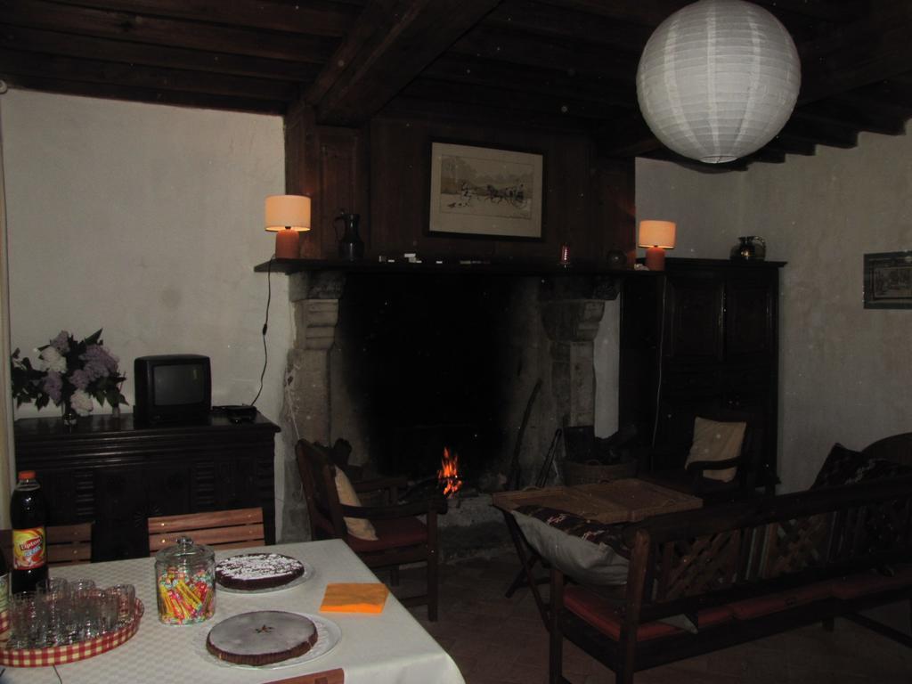 Gite De La Ferme De La Cour Crasville  Kültér fotó
